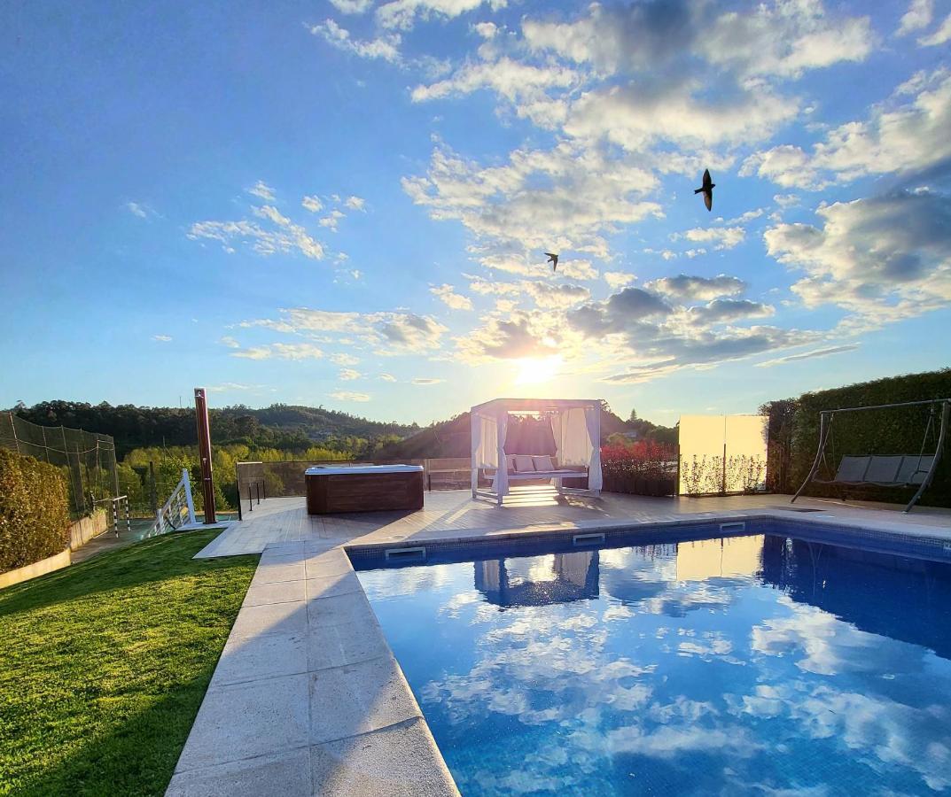 Villa Moura - Pool & Jacuzzi Póvoa de Lanhoso Kültér fotó